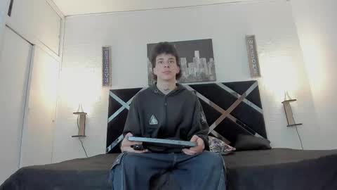 Mariano online show from 11-12-25, 03:40