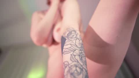 Snapshot of iamninamint chatting on 12-21-24, 09:15 Nina  online show from 12-21-24, 09:15