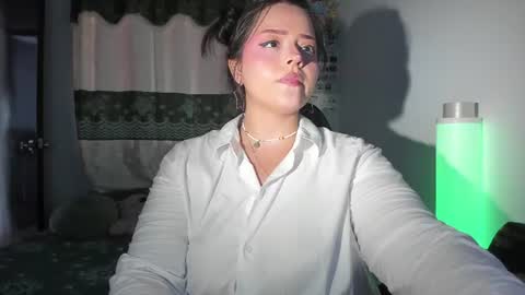 Snapshot of iamrouusie chatting on 08-09-26, 05:07 Rosie online show from 08-09-26, 05:07