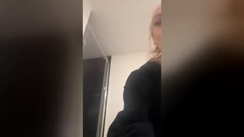 Snapshot of iamstephc chatting on 07-10-26, 10:40 iamstephc online show from 07-10-26, 10:40