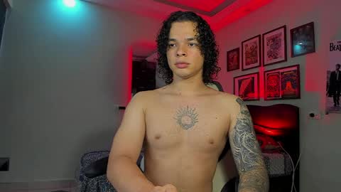 Snapshot of ian_versace chatting on 05-25-26, 04:40 Andres online show from 05-25-26, 04:40