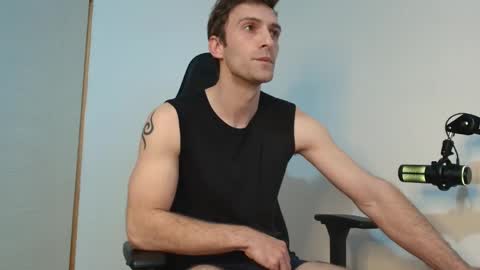 Snapshot of ianandersson27 chatting on 04-12-26, 08:58 Ian Andersson online show from 04-12-26, 08:58