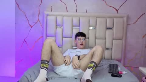 Ian  online show from 03-10-26, 08:36