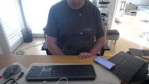 iandy12 online show from 04-08-26, 06:24