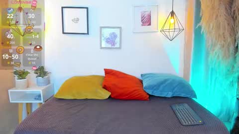 ian  online show from 09-28-25, 03:01