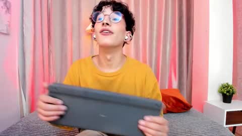 ian  online show from 03-04-26, 03:23