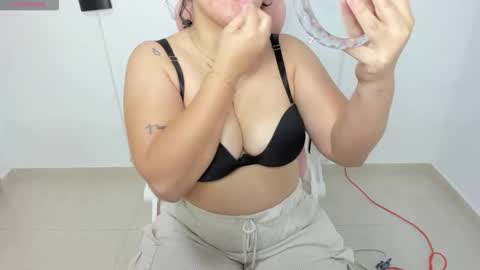 ibeth_diaz online show from 11-26-25, 03:18