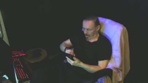 Snapshot of ibrichyrich chatting on 02-25-25, 09:31 Rich online show from 02-25-25, 09:31