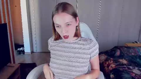 Snapshot of ice_pixie chatting on 07-05-26, 02:57 Nana online show from 07-05-26, 02:57