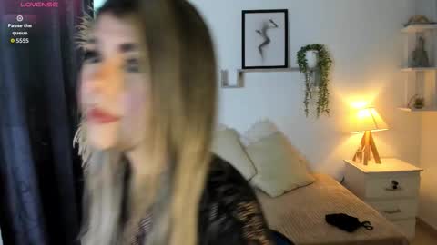 ice_y_abigail online show from 11-30-25, 11:58