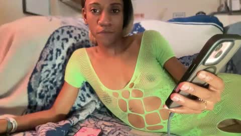 Snapshot of icedmochabree chatting on 10-10-25, 08:02 bree summers online show from 10-10-25, 08:02