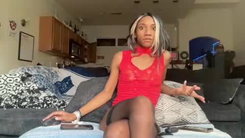 Snapshot of icedmochabree chatting on 10-13-25, 03:45 bree summers online show from 10-13-25, 03:45