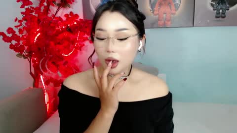 Snapshot of ichiben chatting on 05-26-26, 10:39 ichiben online show from 05-26-26, 10:39