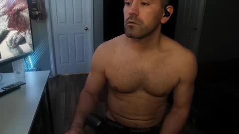 Snapshot of icy_ivy chatting on 02-20-25, 06:35 Ivan online show from 02-20-25, 06:35