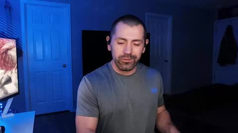 Snapshot of icy_ivy chatting on 02-25-25, 03:20 Ivan online show from 02-25-25, 03:20