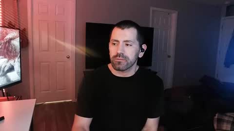 Snapshot of icy_ivy chatting on 03-08-25, 10:24 Ivan online show from 03-08-25, 10:24