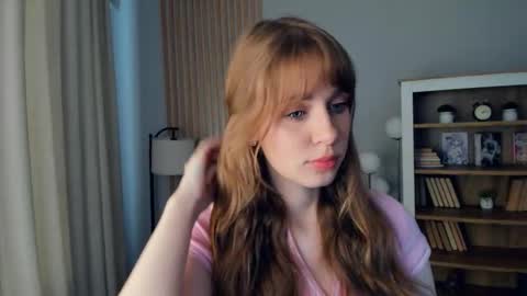 Snapshot of icyhoneybite chatting on 09-28-25, 09:14 Jane online show from 09-28-25, 09:14