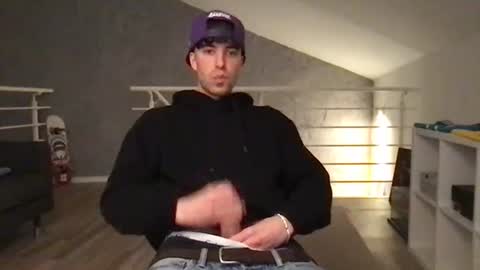 Snapshot of icyninesix chatting on 01-11-25, 10:40 icyninesix online show from 01-11-25, 10:40