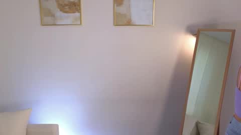 Lisa online show from 11-24-25, 08:03