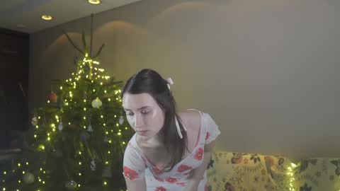 Snapshot of ifyouleave chatting on 12-27-24, 01:50 Belle online show from 12-27-24, 01:50