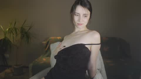 Snapshot of ifyouleave chatting on 02-22-25, 04:40 Belle online show from 02-22-25, 04:40