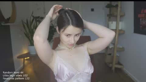 Snapshot of ifyouleave chatting on 11-01-25, 11:23 Belle online show from 11-01-25, 11:23