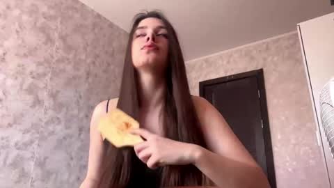 Sofy online show from 03-31-26, 06:58