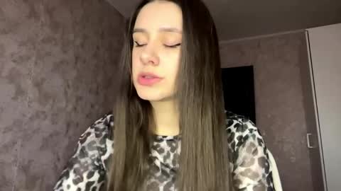 Sofy online show from 04-29-26, 01:04