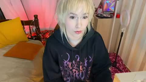 Emmy  help me reach 100 thumbs up online show from 03-22-26, 07:28