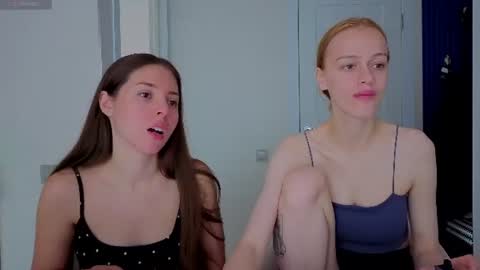 Snapshot of ihavepaws33 chatting on 07-20-26, 07:33 Julia and Mira online show from 07-20-26, 07:33