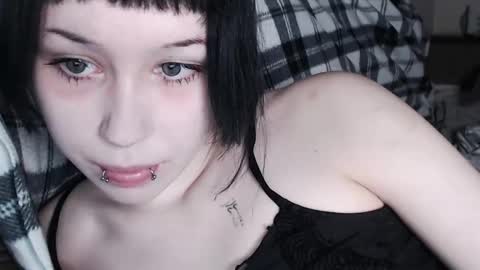 iiiiiiis online show from 10-29-25, 03:09