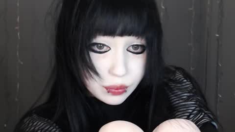 iiiiiiis online show from 03-17-26, 09:40