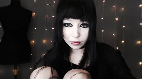 iiiiiiis online show from 04-16-26, 12:22