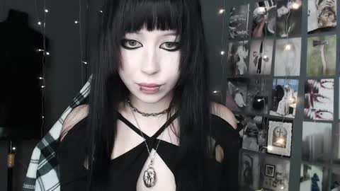 iiiiiiis online show from 05-14-26, 12:56