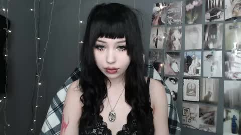 iiiiiiis online show from 05-21-26, 01:40