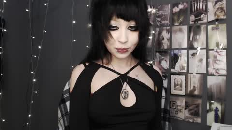 iiiiiiis online show from 05-27-26, 10:07