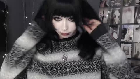 iiiiiiis online show from 05-30-26, 09:45