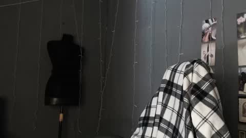iiiiiiis online show from 06-09-26, 05:19