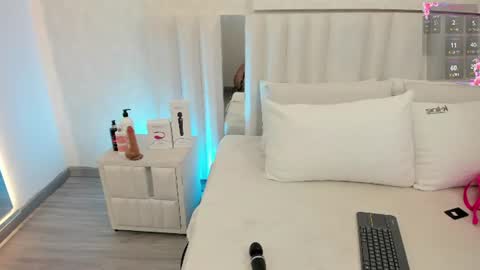 Naty  online show from 06-26-26, 10:47