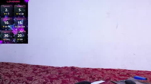 Snapshot of iim_zoee chatting on 06-18-26, 05:17 ZOE online show from 06-18-26, 05:17