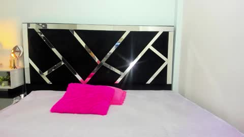 Snapshot of iisabella_noa chatting on 09-20-25, 12:39 Isabella online show from 09-20-25, 12:39