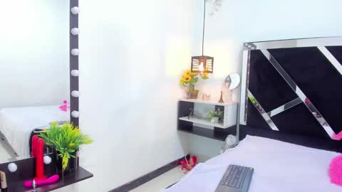 Snapshot of iisabella_noa chatting on 09-25-25, 01:26 Isabella online show from 09-25-25, 01:26