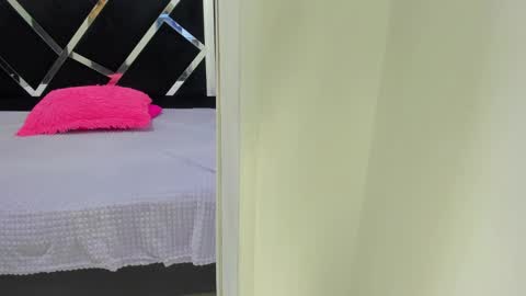 Snapshot of iisabella_noa chatting on 09-29-25, 01:16 Isabella online show from 09-29-25, 01:16
