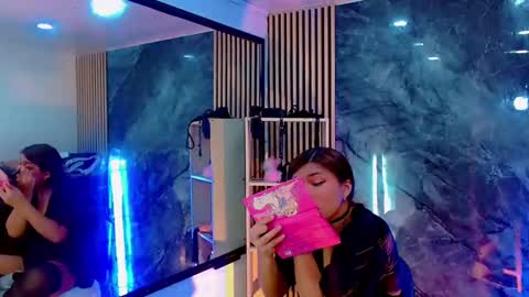 Snapshot of iisalombardi chatting on 10-29-25, 02:36 iisalombardi online show from 10-29-25, 02:36