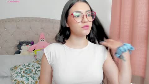 Snapshot of iki_mei chatting on 02-04-25, 05:23 Maria online show from 02-04-25, 05:23