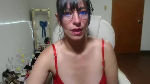 Snapshot of ilairahot chatting on 05-27-26, 01:57 Ilaira online show from 05-27-26, 01:57