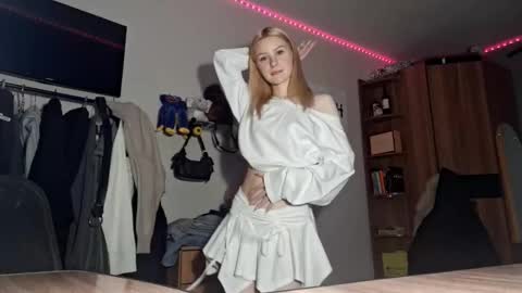 ShyLuna online show from 02-15-26, 06:10