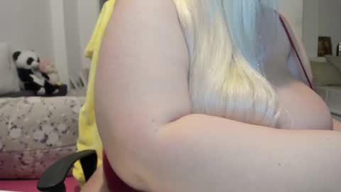 Snapshot of ilikefacial chatting on 01-30-25, 06:10 Bamby online show from 01-30-25, 06:10