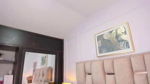 Snapshot of iliy_ chatting on 12-29-24, 02:21 ILY   online show from 12-29-24, 02:21