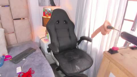 Snapshot of iliy_ chatting on 12-29-24, 05:22 ILY   online show from 12-29-24, 05:22